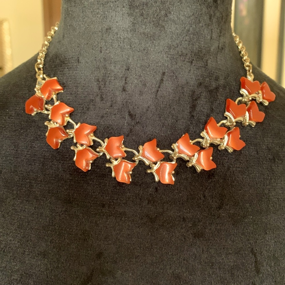 Beautiful vintage set of necklace and matching earrings